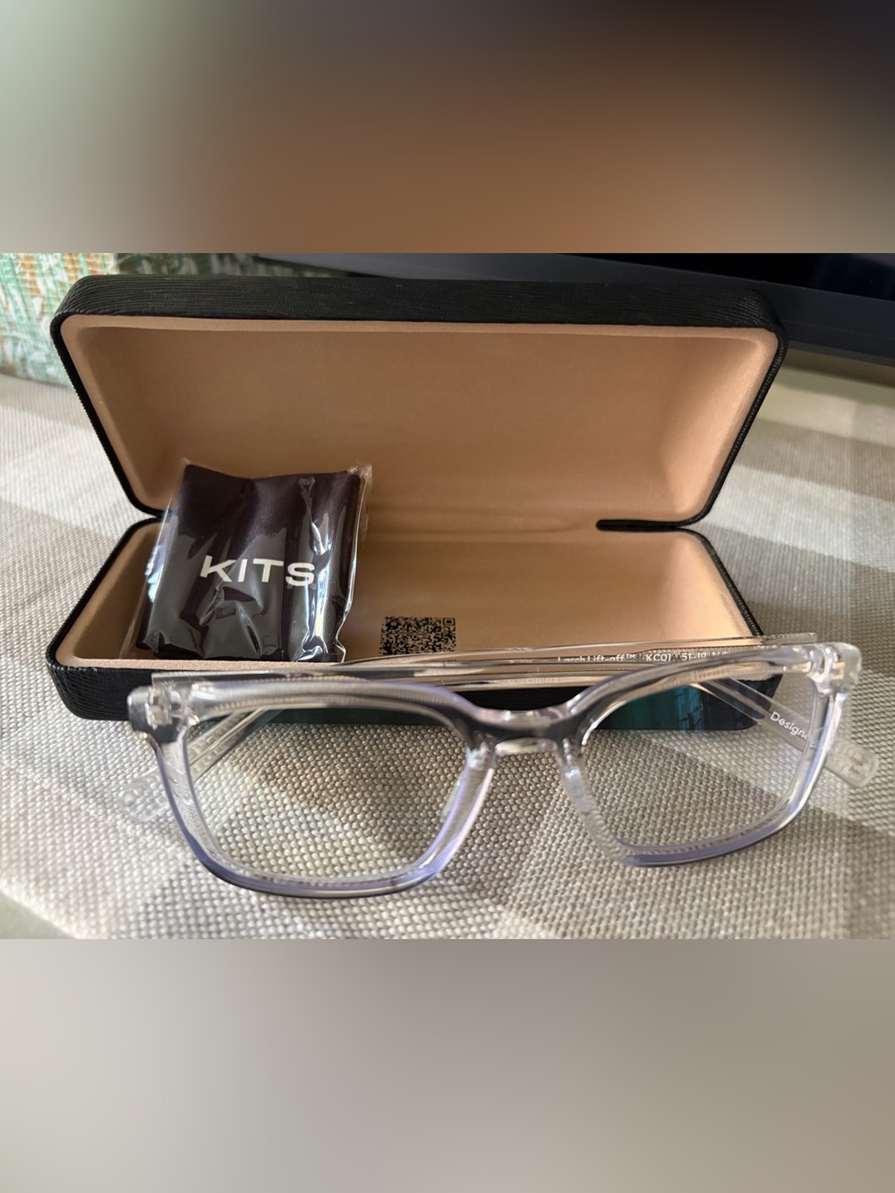 Kits Larch lift off progressive 2.00 reading glasses